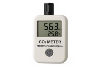 Co2 meter showing measurement and temperature on transparent background