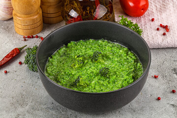 Dietari vegan broccoli cream soup