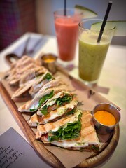 sandwich et jus de fruits 