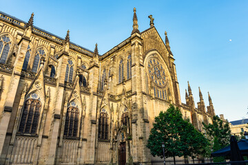 Obraz premium Side facade of the beautiful Cathedral of the Good Shepherd in the coastal city of San Sebastian, Basque Country.