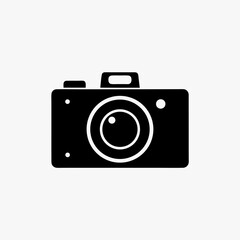 Black Camera Icon Isolated on White Background – Vintage Style Photography Symbol
