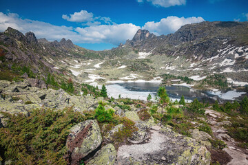 Obraz premium Karovoe lake in Ergaki