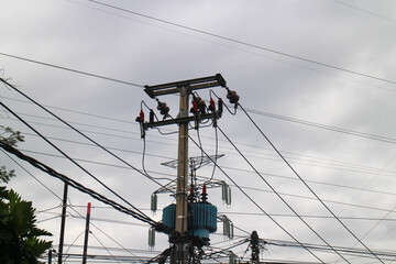 high voltage power lines