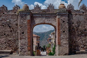 Naklejka premium Ancient Stone Archway