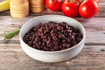 Canned black beans in the bowk