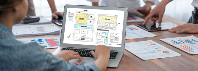 Website design software provide brisk template for online retail business and e-commerce