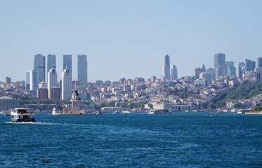 Naklejka premium waterfront view over istanbul on a sunny day