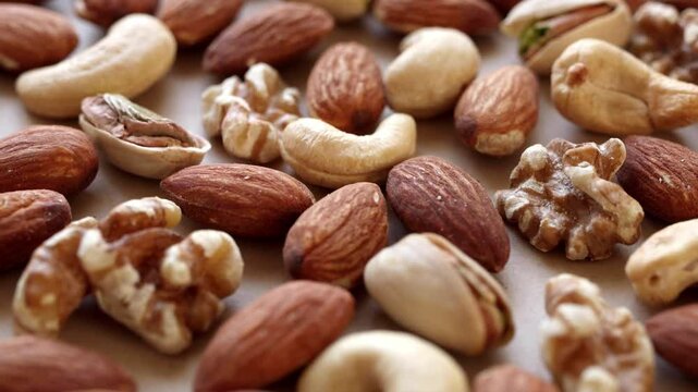 ナッツ　ミックスナッツ　アーモンド　クルミ　カシューナッツ　ピスタチオ