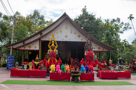 Temple Puttha Uthayan Wang Nam Khiao 