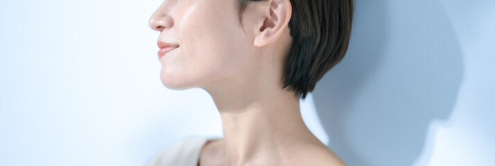 女性