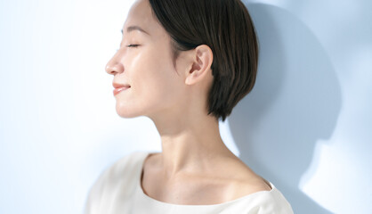 女性
