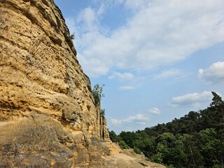 Klusfelsen an einem sonnigen Frühlingstag, bei Halberstadt, Harz, Huy, Sachsen-Anhalt