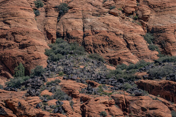  Santa Clara lava flow / basalt (Qbs) with Navajo Sandstone (Lower Jurassic), Snow Canyon State...