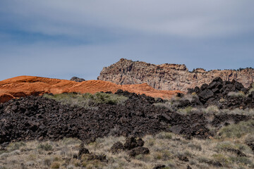  Santa Clara lava flow / basalt (Qbs) with Navajo Sandstone (Lower Jurassic), Snow Canyon State...