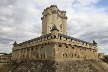 Le ch&acirc;teau de Vincennes, vue de l'ext&eacute;rieur, ville de Vincennes, d&eacute;partement du Val-de-Marne, France