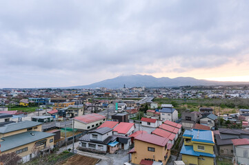 Fototapeta premium 高台から見るむつの市街地と釜臥山