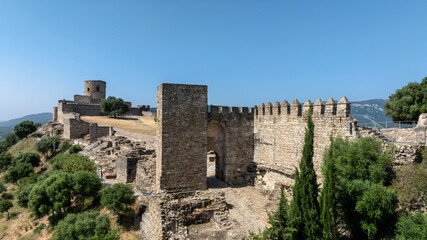 Naklejka premium puerta de entrada al castillo de Jimena de la Frontera, Andalucía