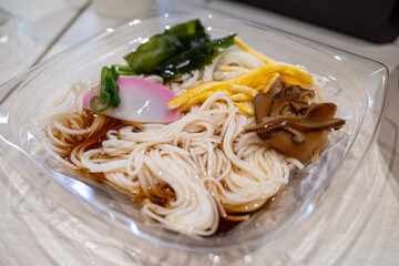 日本の岡山県備前市で食べたとても美味しいスーパーの弁当と惣菜