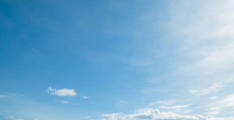 Fototapeta premium the sky, white fluffy clouds, beautiful, bright sunshine, quiet
