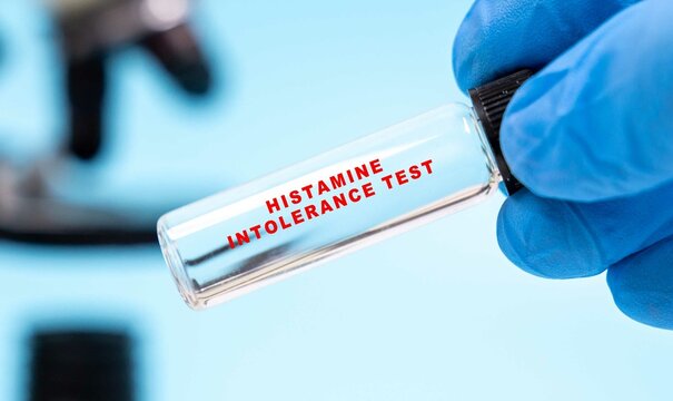 Screens for markers indicating histamine intolerance.