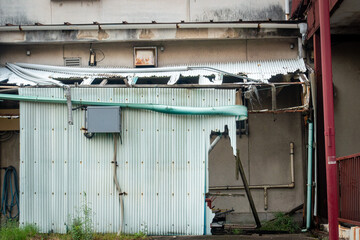 古い建物。朽ちた建物のイメージ。