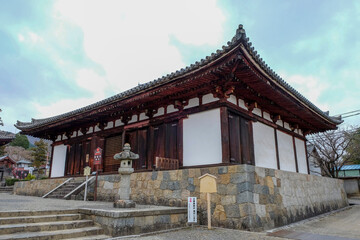 當麻寺［常用漢字：当麻寺］の重要文化財　金堂　（奈良県葛城市當麻）