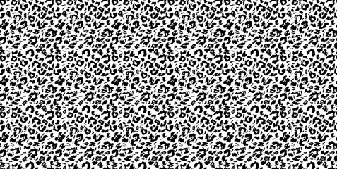 Seamless Black and White Leopard Print Pattern – High Contrast Animal Skin Texture