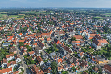 Blick auf die Stadt Geisenfeld an der Ilm im Hopfenland Hallertau