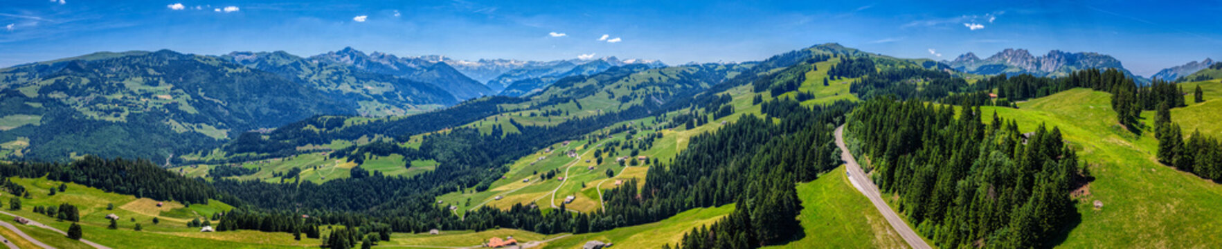 Jaunpass im Simmental, Schweiz, Juni 2025