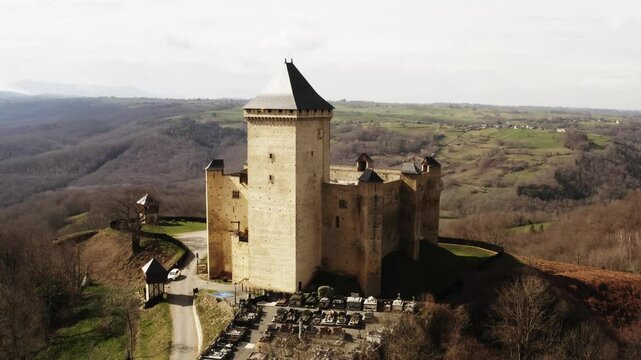 Ch&acirc;teau de Mauvezin, Pyr&eacute;n&eacute;es