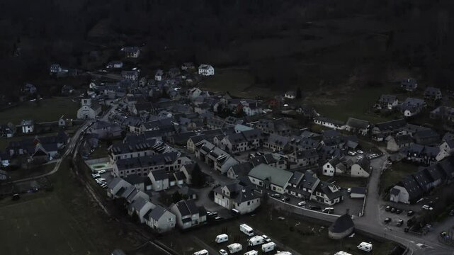 Prise de vue a&eacute;rienne des Pyr&eacute;n&eacute;es