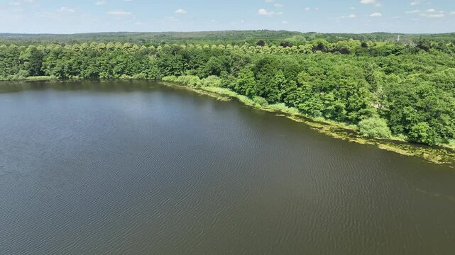 Luftbildvideo Krickenbecker See, Schloss Krickenbeck, Nettetal, Schroliksee, Hinsbecker Bruch, Gladbacher Bruch &ndash; Natur- und Wasserlandschaft in NRW aus der Luft