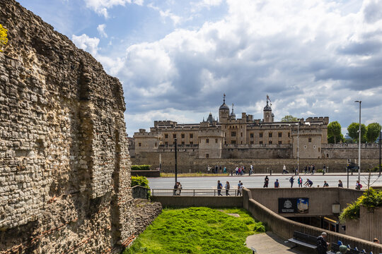 Tower of London: Historic Fortress & Landmark