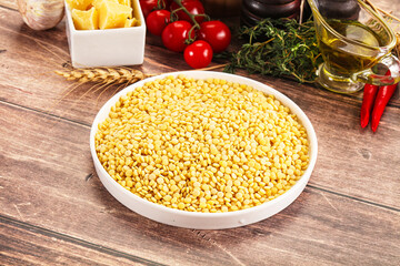 Dry raw wheat pasta - ptitim