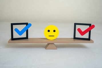 Make a choice of one of the solutions. Dilemmas, solution-oriented thinking, or strategic planning. Metaphor for decision-making