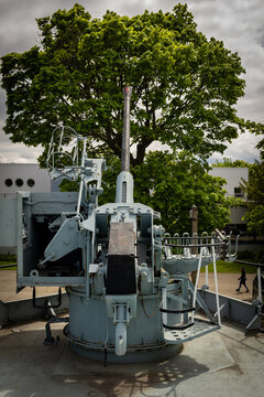HMCS HAIDA Hamilton Ontario warship