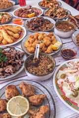 A mild and aromatic classic, chicken is stir-fried with vegetables (such as peppers, onions, and carrots)