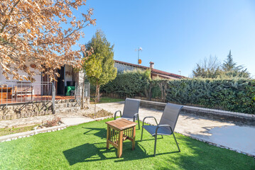 Outdoor Sofas and Armchairs: Modules that allow flexible configurations