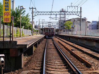 能勢電鉄妙見線絹延橋駅と電車