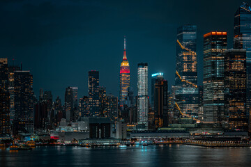New York skyline with Empire State Building from Hamilton Park
