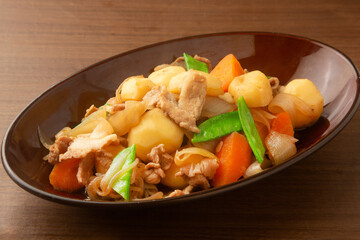 豚肉の肉じゃが