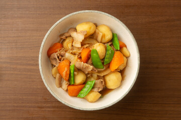 豚肉の肉じゃが
