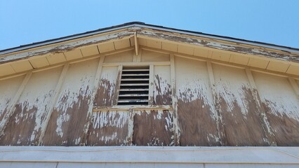 Aged House, Run Down Peeling Paint on Wood, Prep Work and Painting Exterior