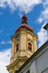 Kirchturm der Kirche Mariä Heimsuchung in Hejnice im Isergebirge 3