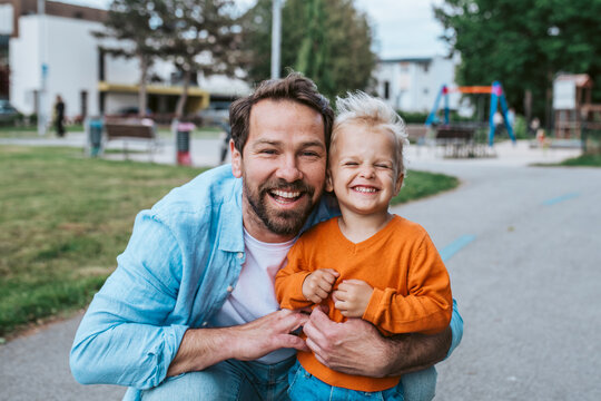 Portrait of dad and child enjoying time together