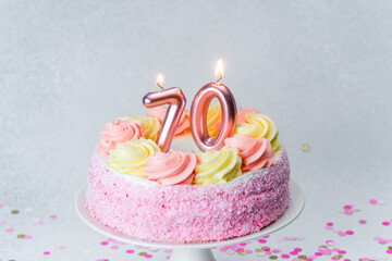 Celebrating a milestone birthday with a beautifully decorated cake