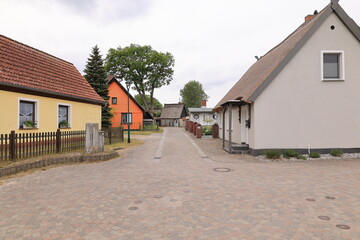 Grauer Frühsommertag in der Gemeinde Kamminke auf der Ostseeinsel Usedom