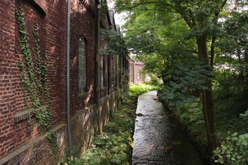Historisches Fabrikgebäude aus Ziegelstein in Menden im Sauerland