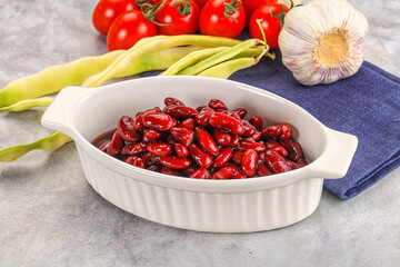 Canned red bean in the bowl