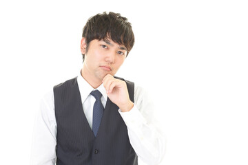 考える若い男性